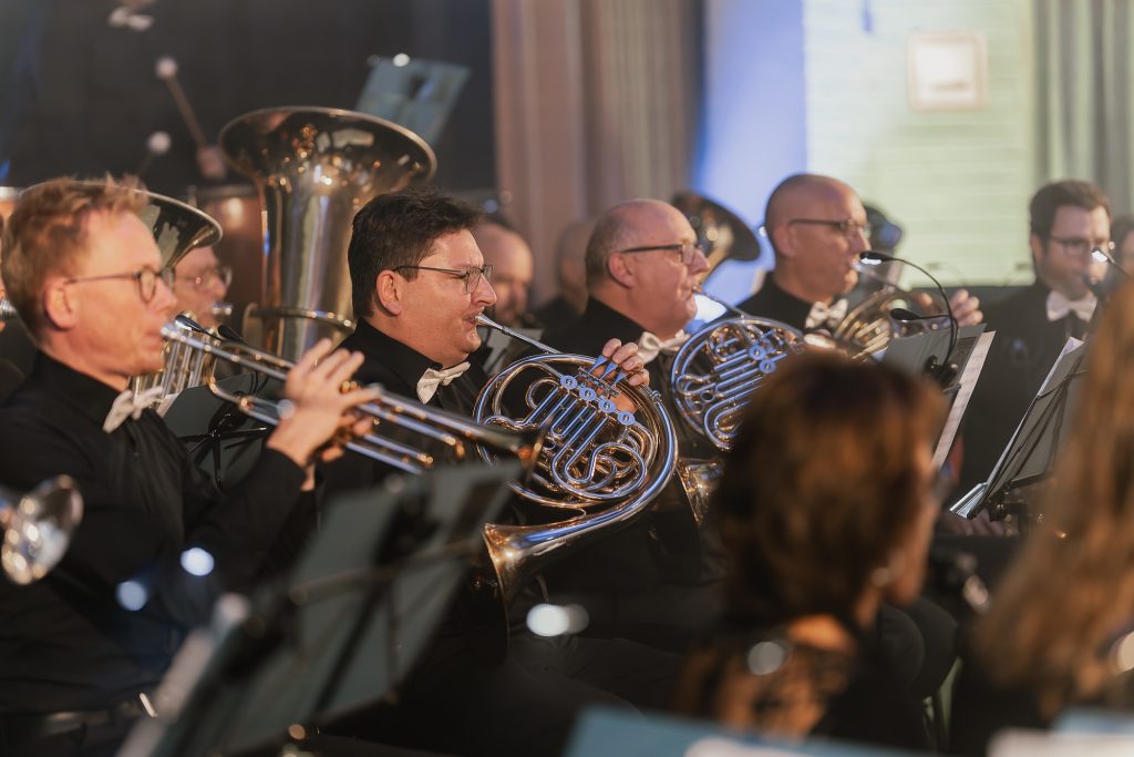 Tenorhörner und Trompeten beim Herbstkonzert 2025