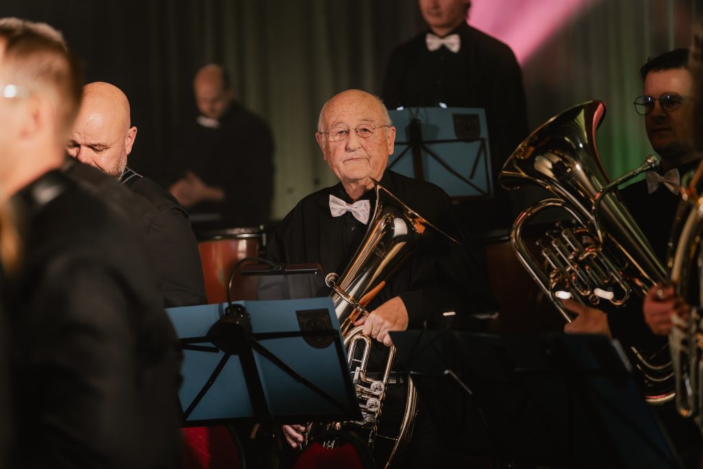 Tenorhörner und Saxophon beim Herbstkonzert 2025